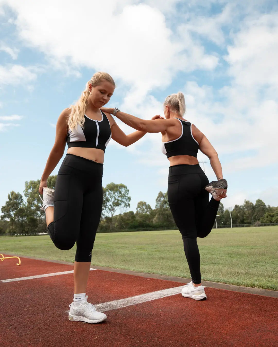 Melissa Front Zip Sports Bra - gmaxx