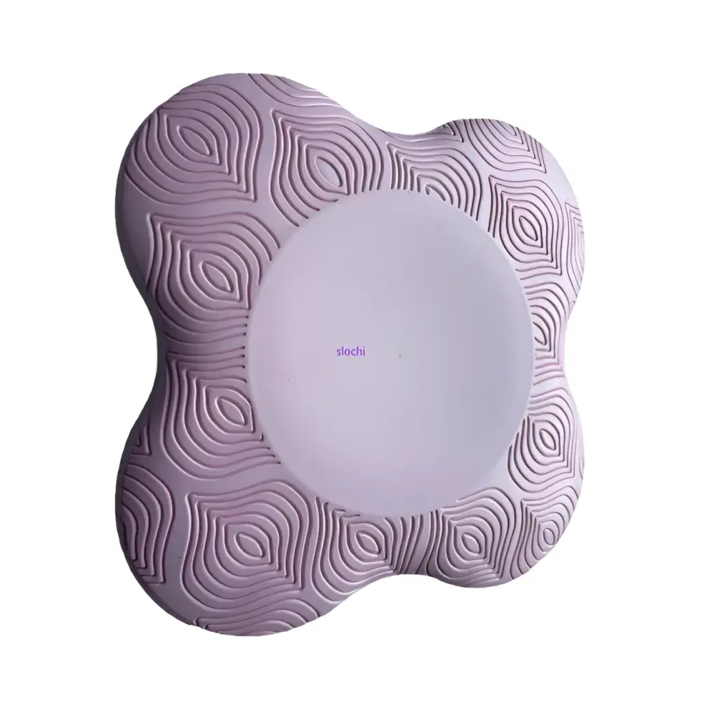 Non Slip Yoga Protection Pads. Provides extra support and cushioning Portable design allows you easily place the yoga pad into your gym bag Made from comfortable and durable PU foam Size : 19 x 19 x 2cm