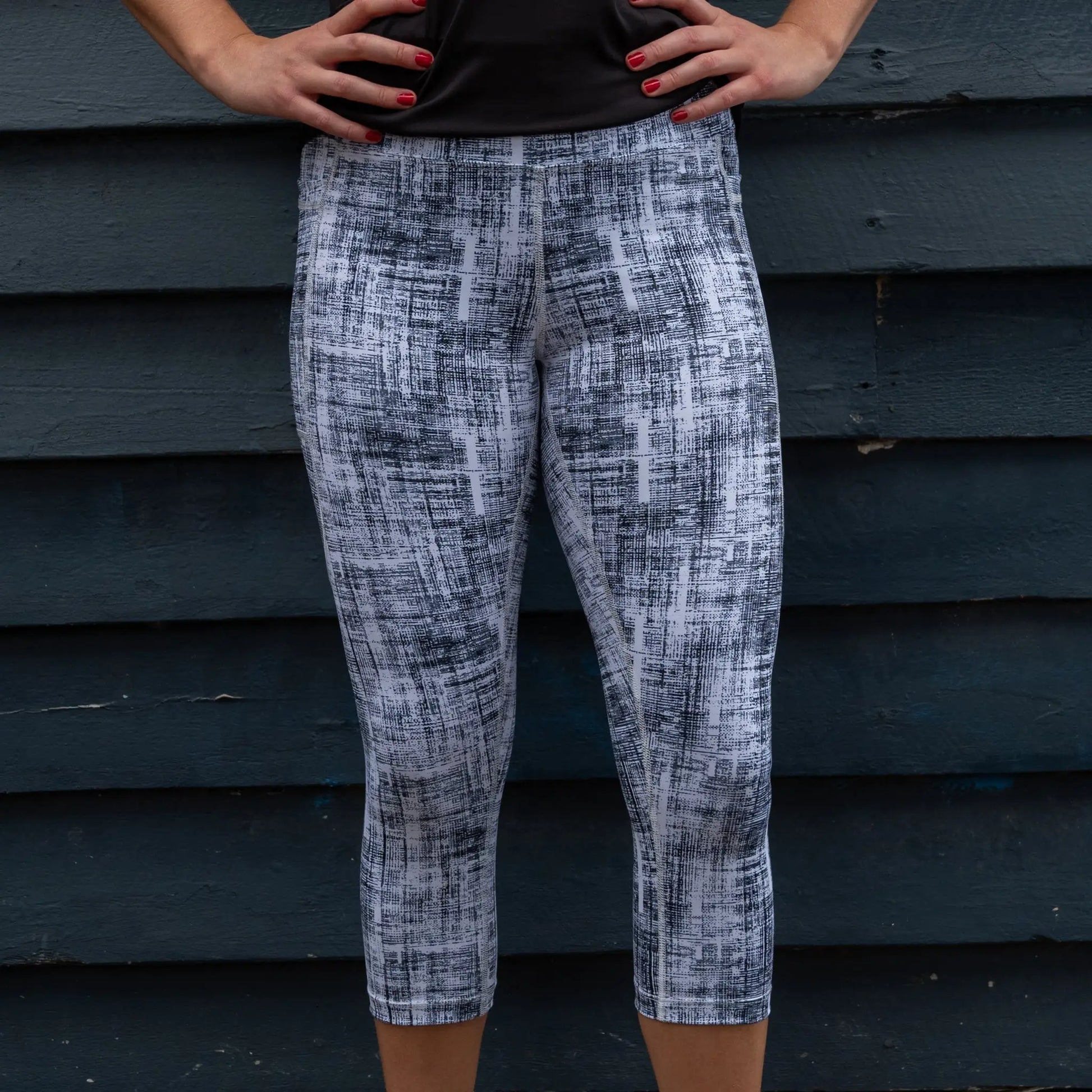 Ann 3/4 Leggings. Patterned Capri Leggings with Pocket Moisture Wicking - XS - Ladies Leggings