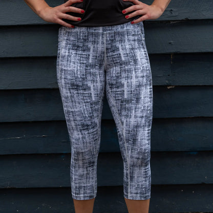 Ann 3/4 Leggings. Patterned Capri Leggings with Pocket Moisture Wicking - XS - Ladies Leggings