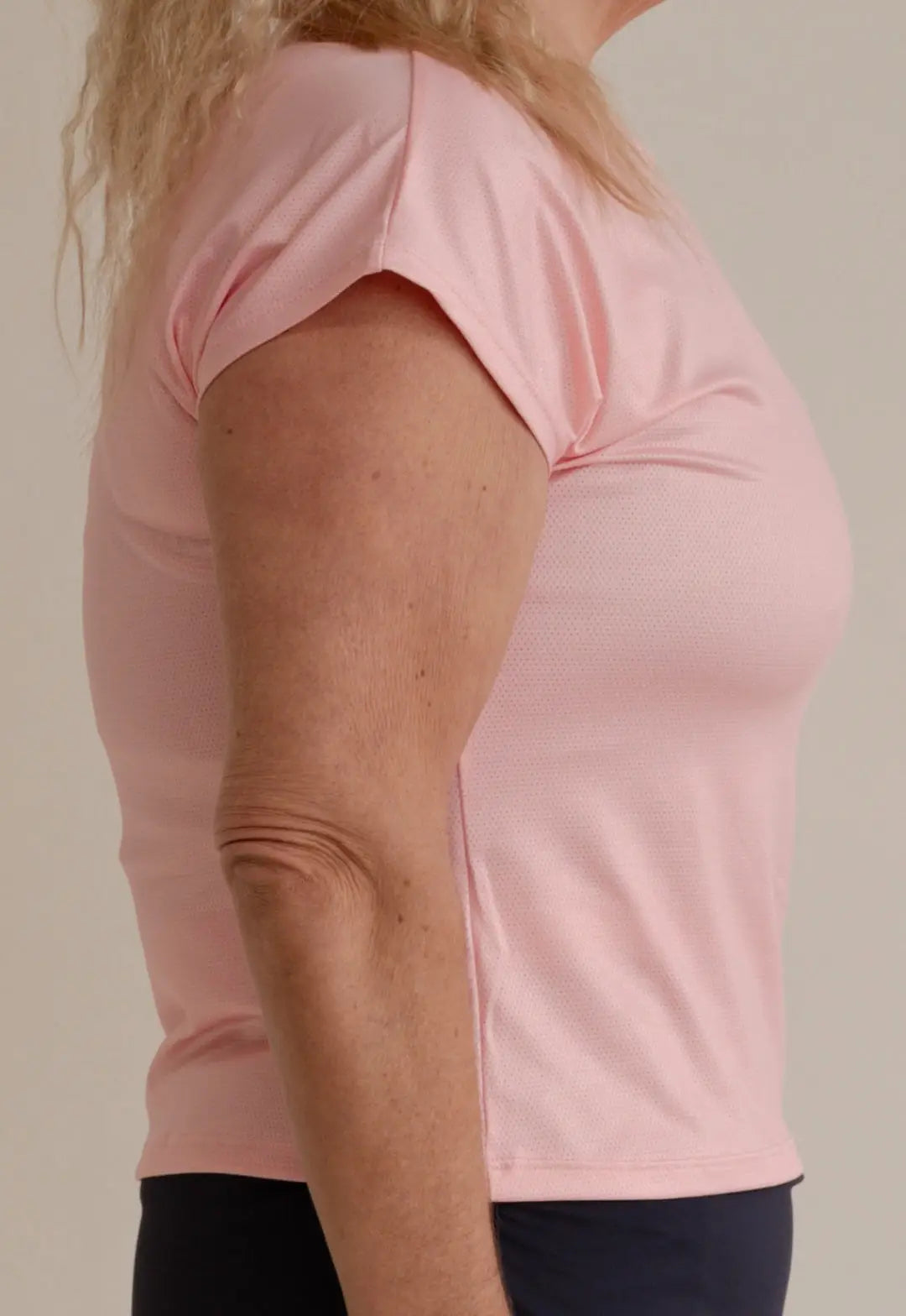 Holli Mesh Tee - gmaxx