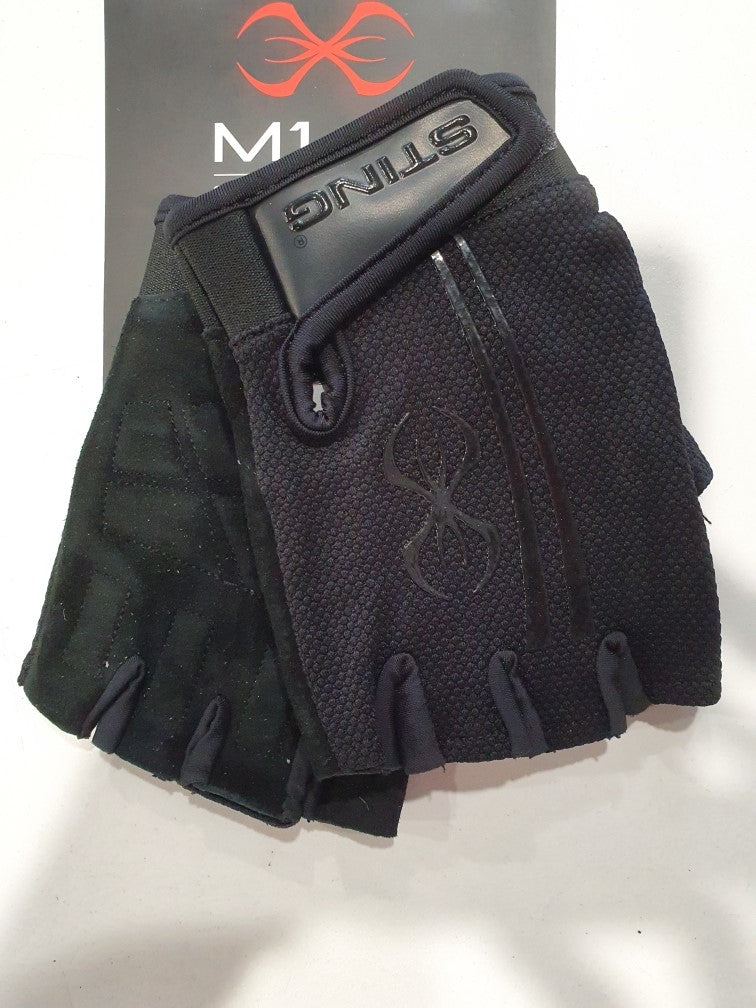 Mens "Sting" M1 Magnum Training Gloves The Sting M1 Aerobic Weight Gloves provides you protection and comfort, the full leather palm is both comfortable and durable while the mesh backing provides added airflow to increase breathability.