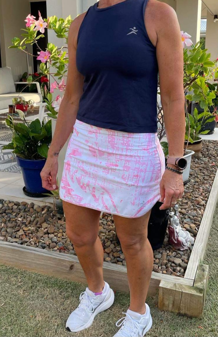 Gmaxx Skorts Julia skort is a beautiful soft pink and white print. Very Feminine. Undershorts with two pockets. Ideal for Golf, Pickleball, Tennis